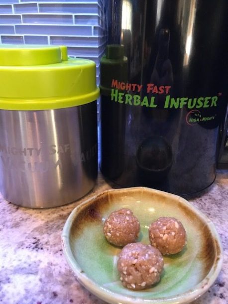 Mighty Chewy Cashew Balls